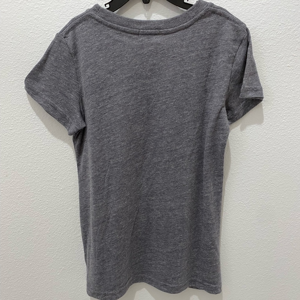 sub_urban RIOT Girls Heather Gray “In Squad We Trust” Graphic T-Shirt - M - Picture 7 of 7